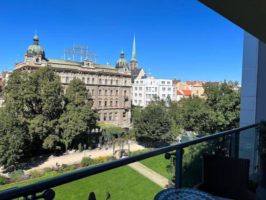 Apartment In Historical Center With Park View بلزن المظهر الخارجي الصورة